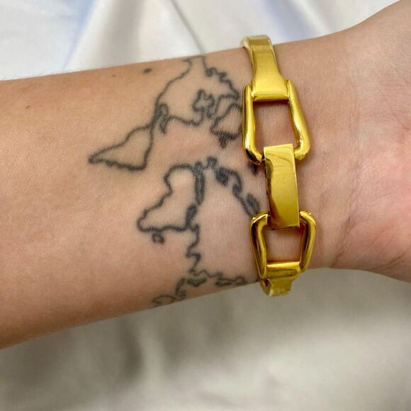 Gruen Vintage Dainty Gold Toned Slim Metal Wrist Watch - Picture 3 of 5